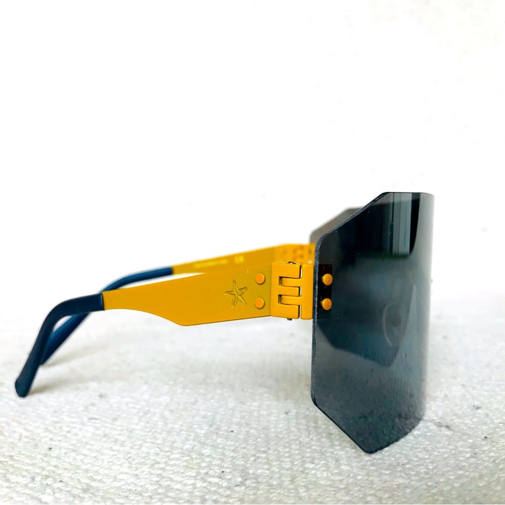 💛 Handcrafted Italian Sheriff & Cherry Sunglasses - Picture 5 of 16